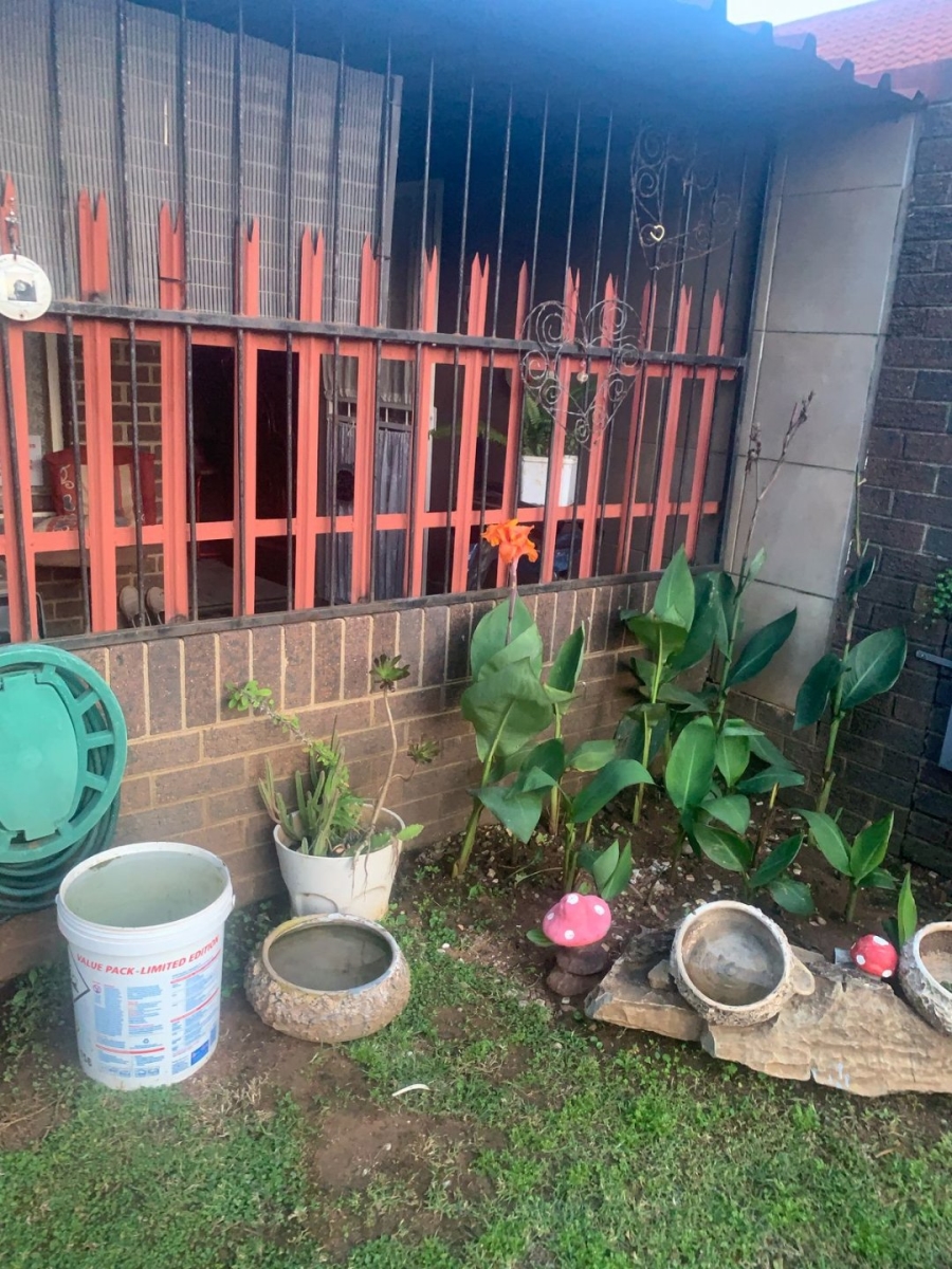 2 Bedroom Property for Sale in Meiringspark North West